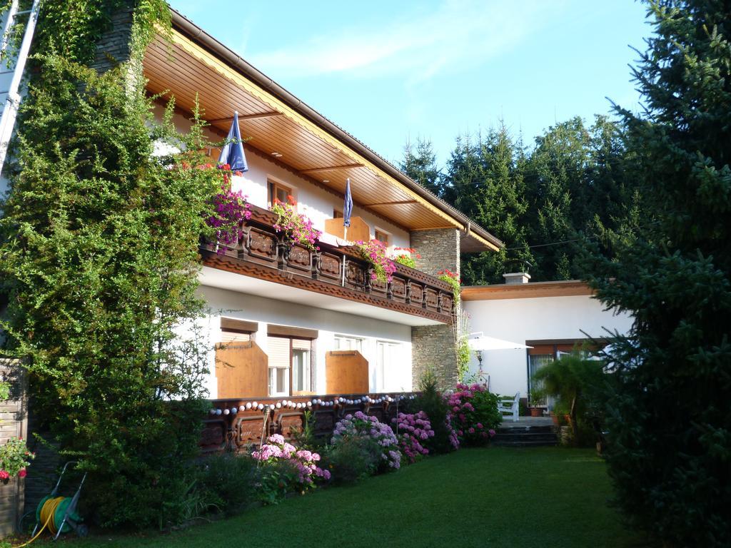 Pension Kitty Portschach am Woerthersee Luaran gambar